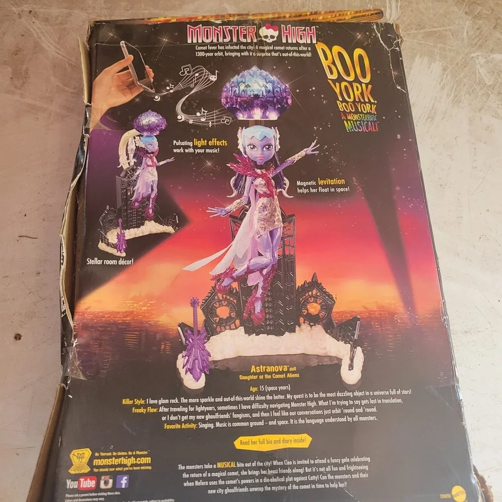Monster High Boo York Boo York Astranova 11in Fashion Doll Floation Station